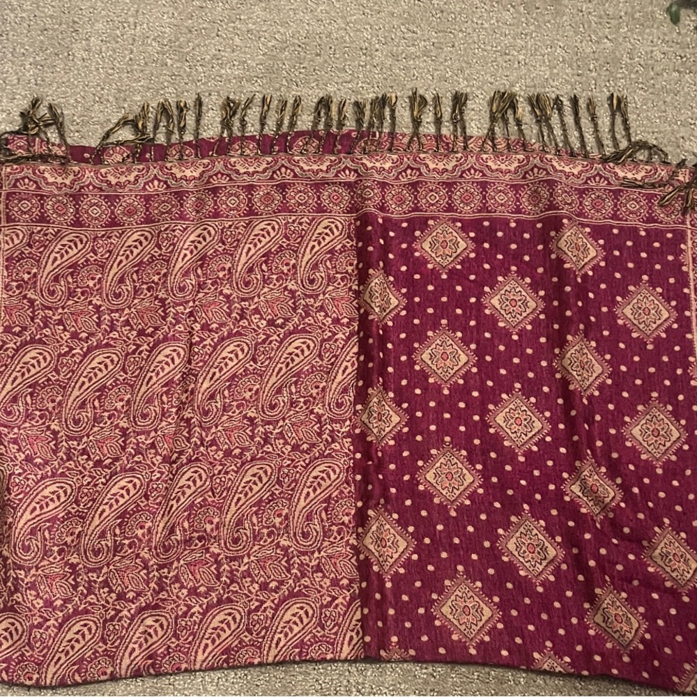 New NWOT 100% Pashmina Scarf from 72” x 27” Paisley and Geometric Patterned